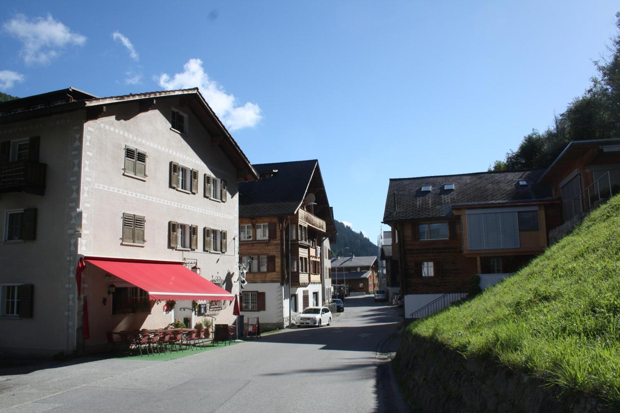 Bed and Breakfast Ustria Crusch Alva Tavanasa Экстерьер фото